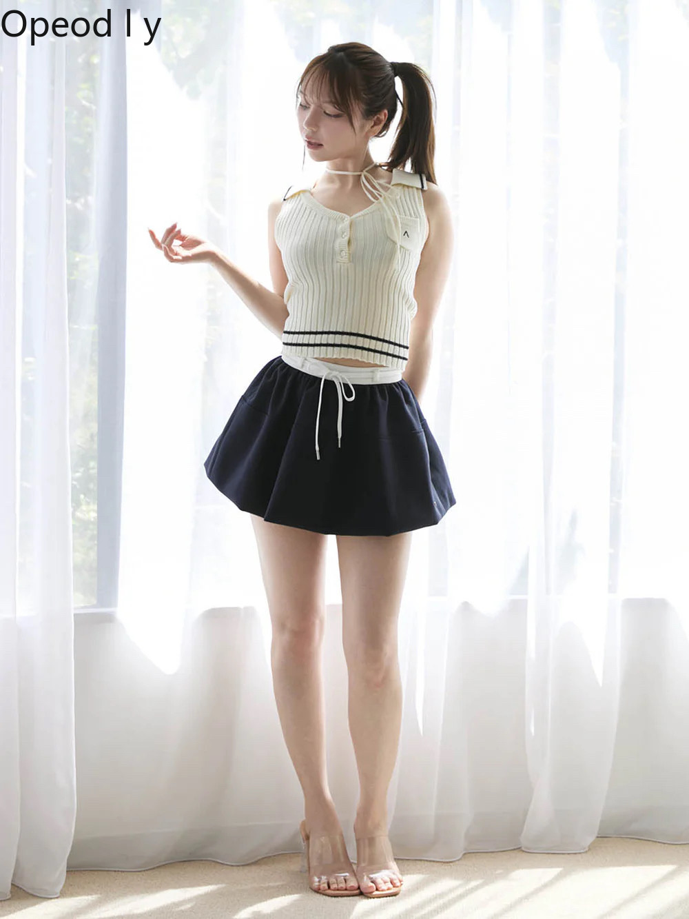 Japanese Sweet Lapel Twist V-n - đánh giá và giá Suspender Tank Top